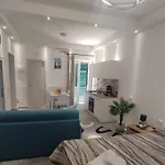 Casa Enzo 게스트하우스 3*