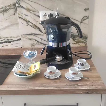 בית הארחה Casa Enzo *